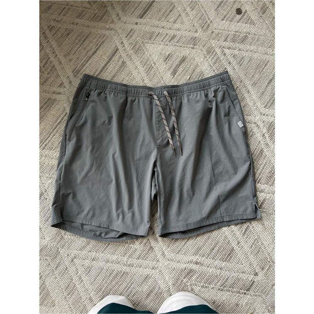 L.L. Bean Men's Gray Hybrid Shorts